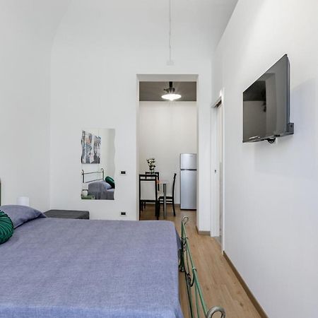 Ferienwohnung Corso Dei Mille Station Flat With Balcony Palermo Exterior foto