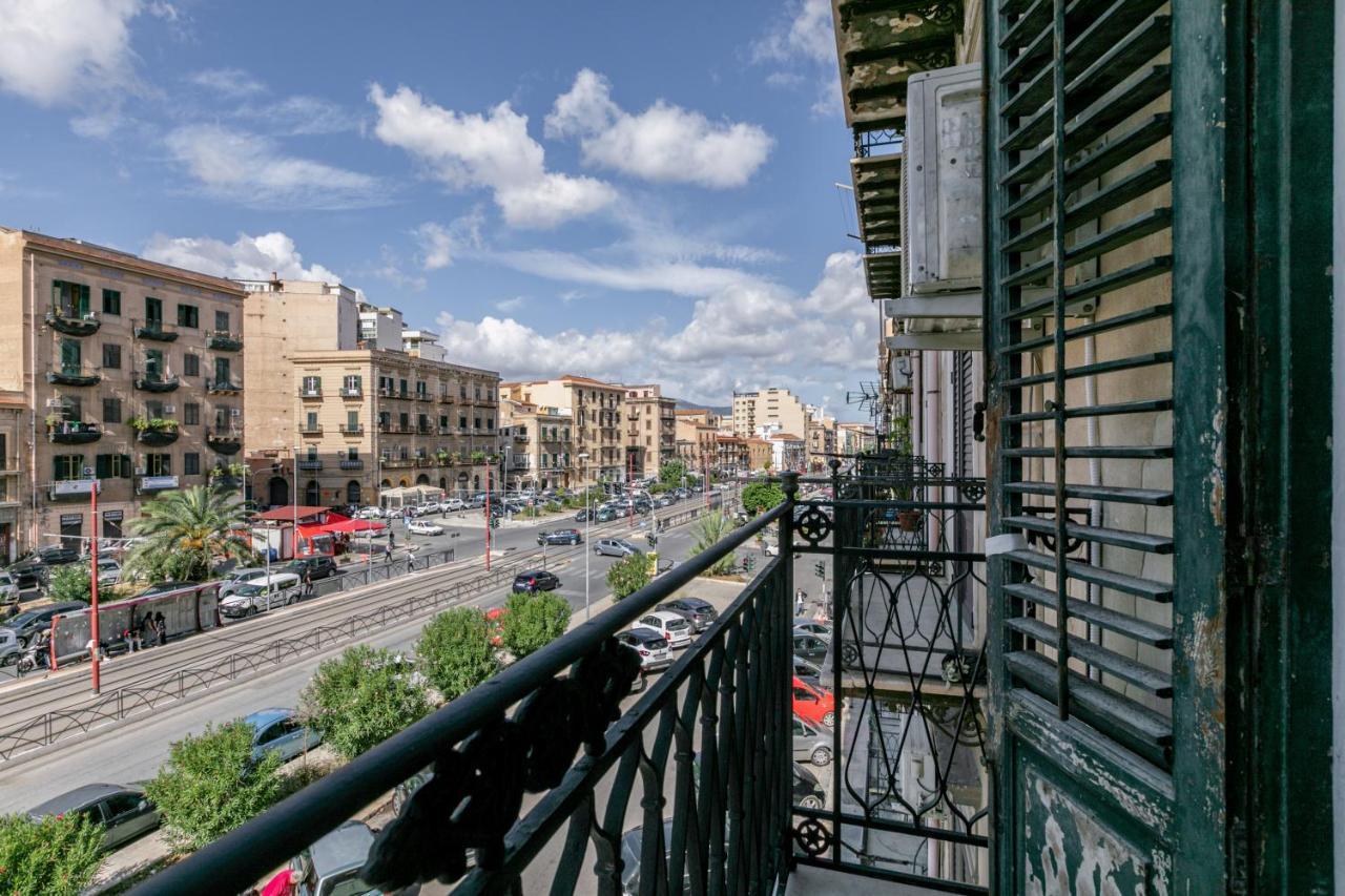 Ferienwohnung Corso Dei Mille Station Flat With Balcony Palermo Exterior foto