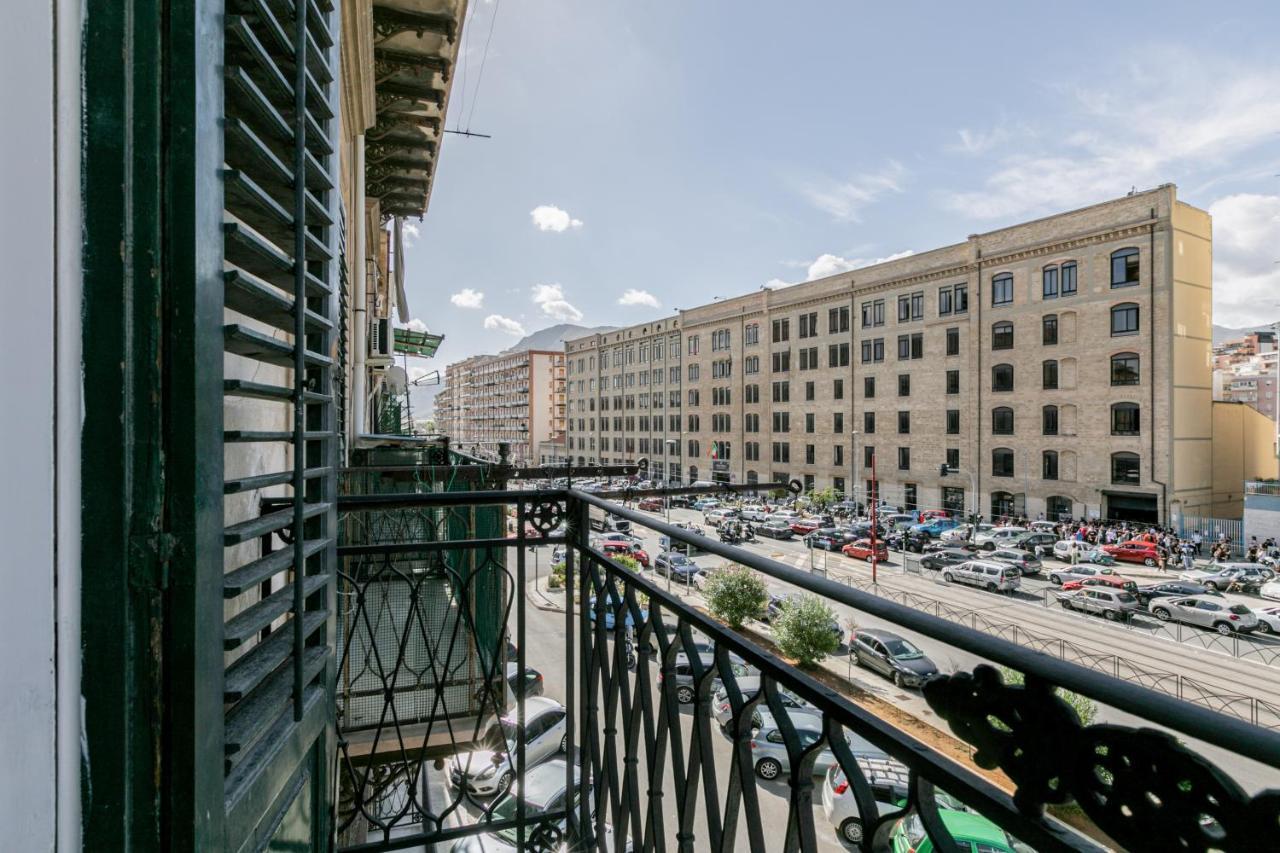 Ferienwohnung Corso Dei Mille Station Flat With Balcony Palermo Exterior foto