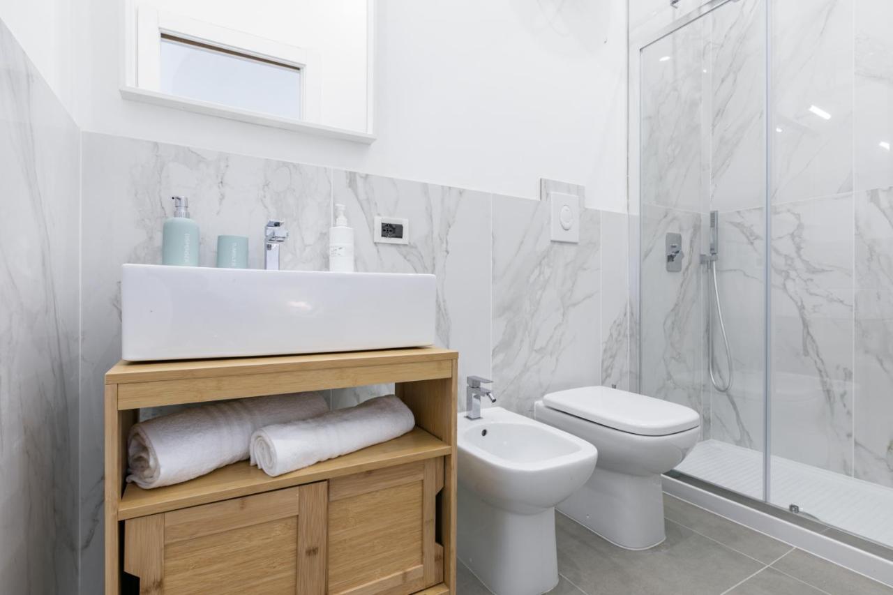 Ferienwohnung Corso Dei Mille Station Flat With Balcony Palermo Exterior foto