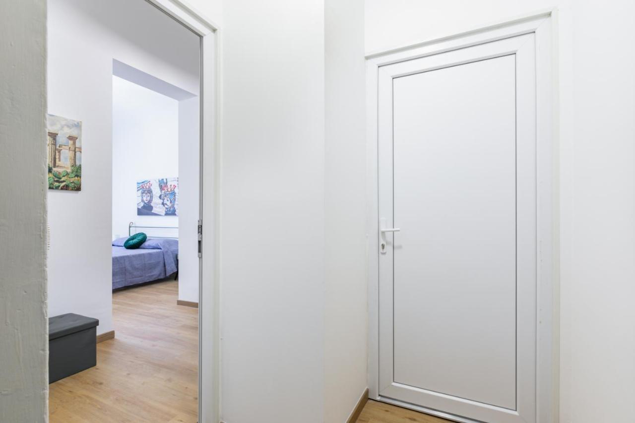 Ferienwohnung Corso Dei Mille Station Flat With Balcony Palermo Exterior foto
